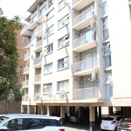 Smart Studio With Netflix And No Load Shedding Apartment Pretoria Exterior photo